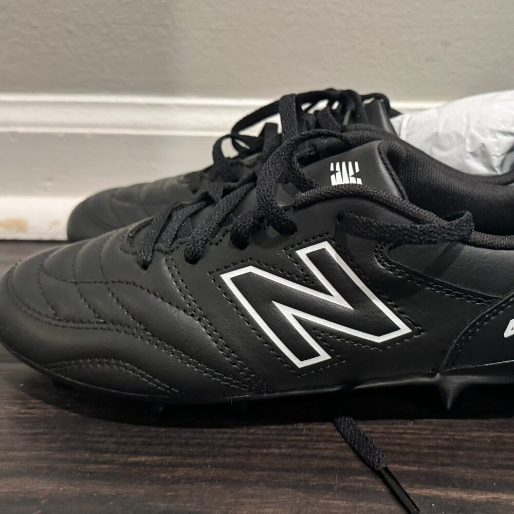 New Balance Soccer Cleats Black - Size 3Y (WIDE)